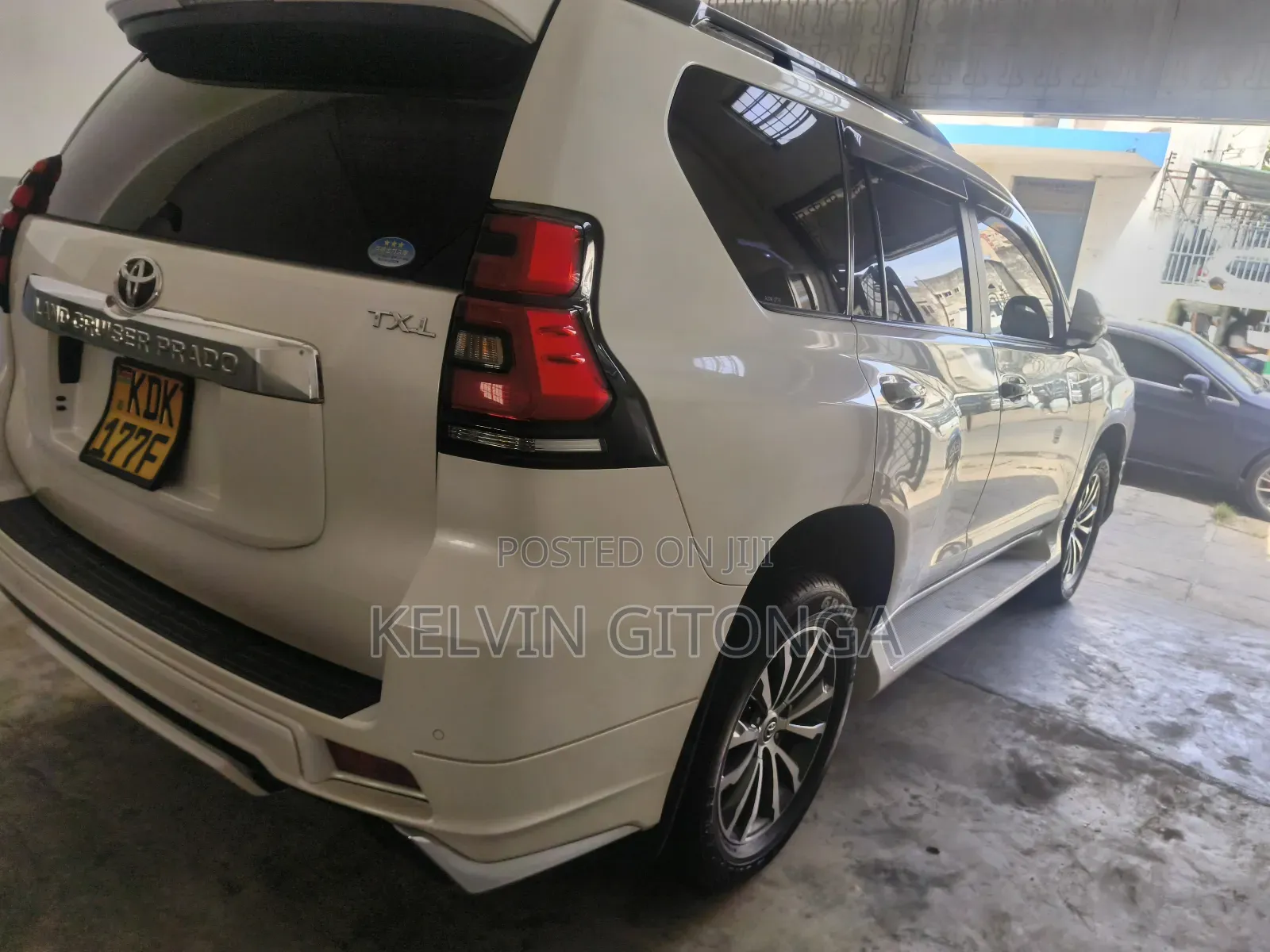 Toyota Land Cruiser 2017 White
