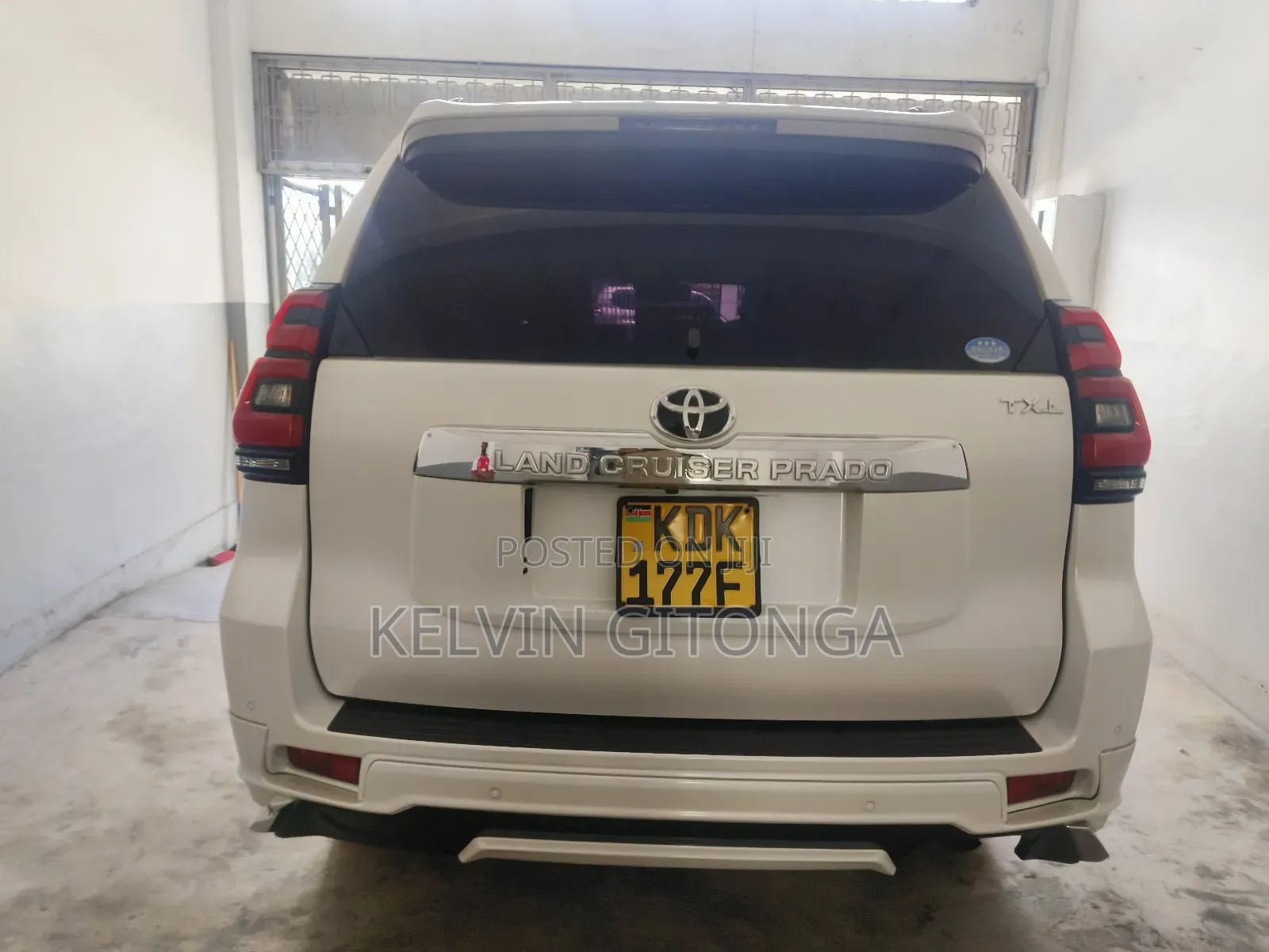 Toyota Land Cruiser 2017 White