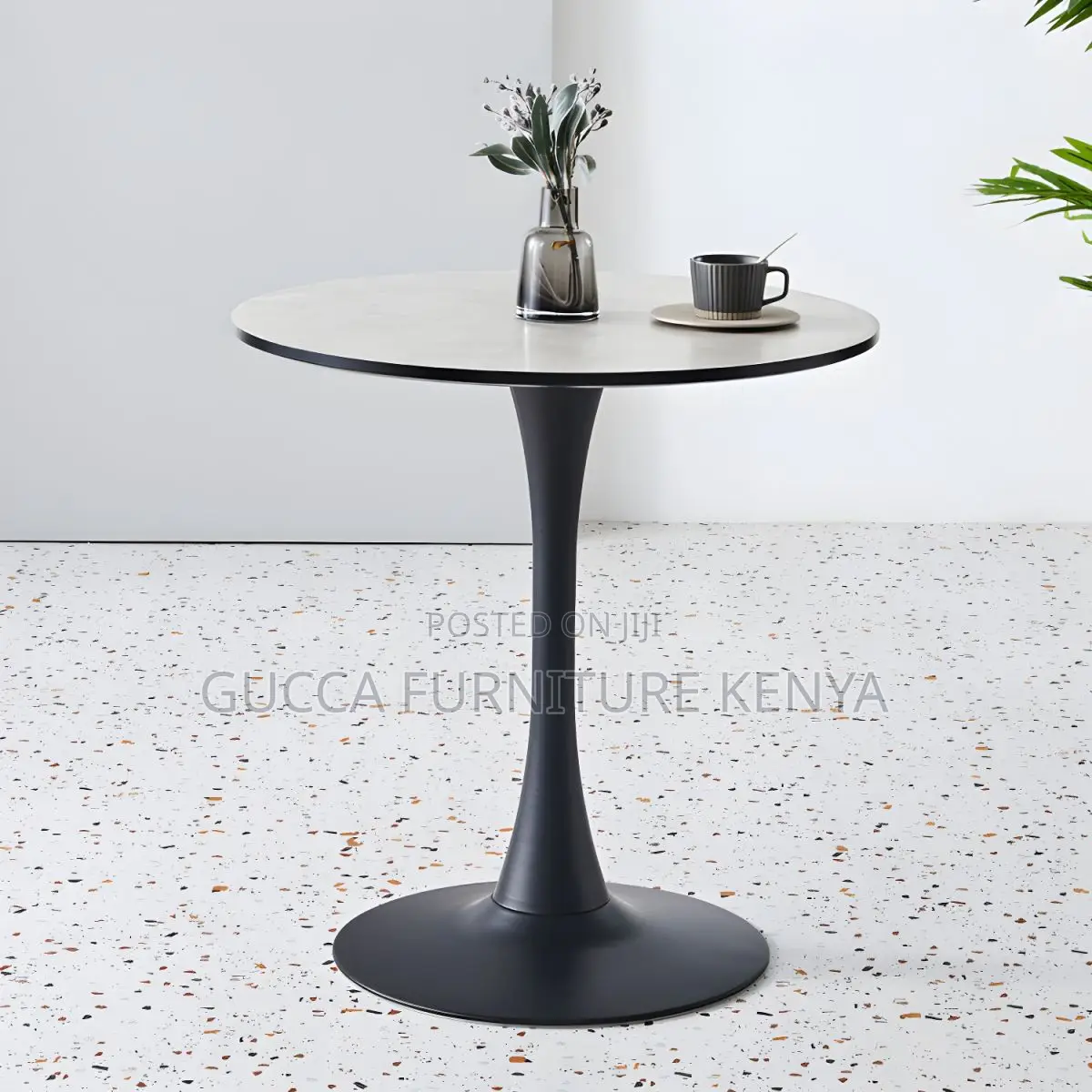 Dining Tables:Black Modern Tulip Round Dining Table