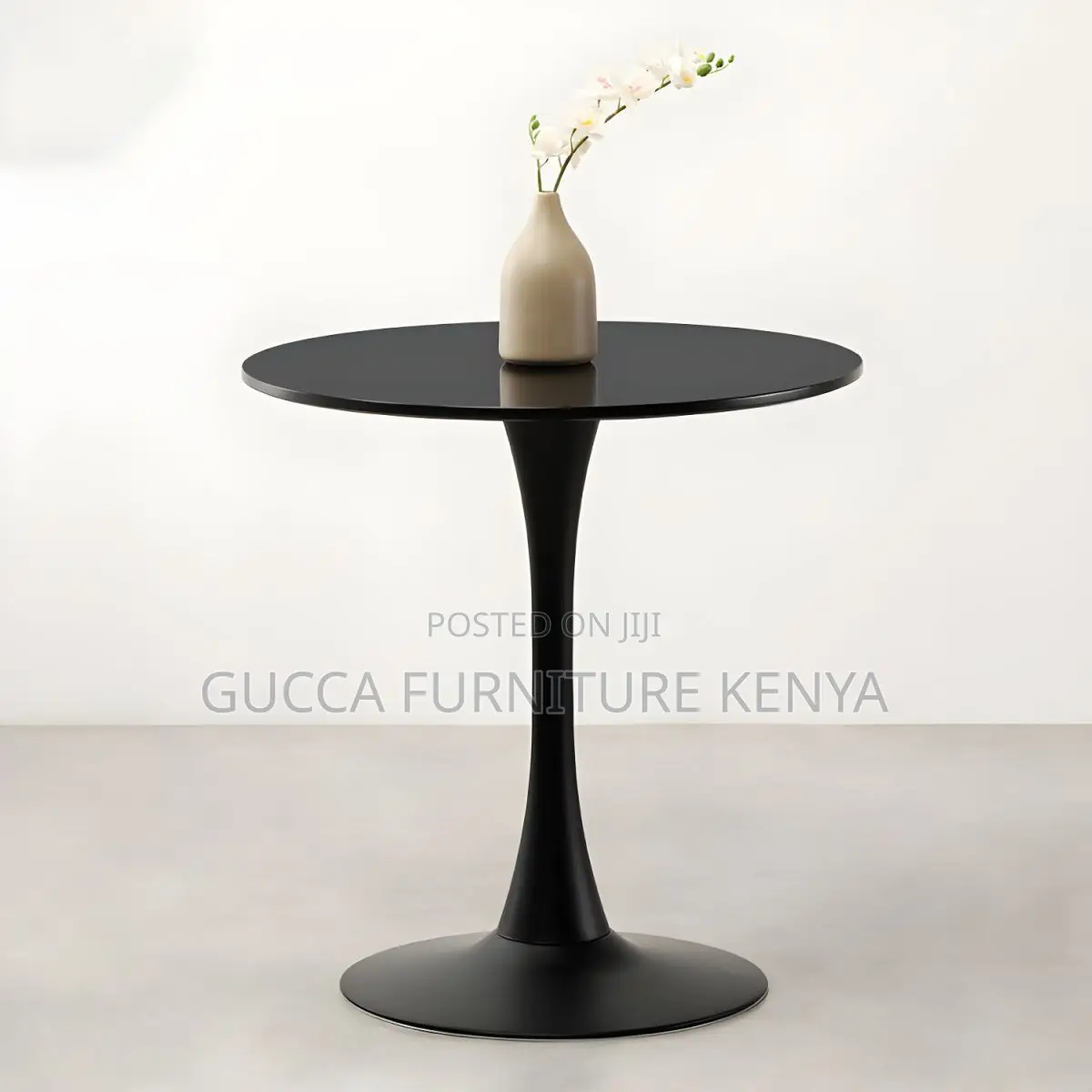 Dining Tables:Black Modern Tulip Round Dining Table