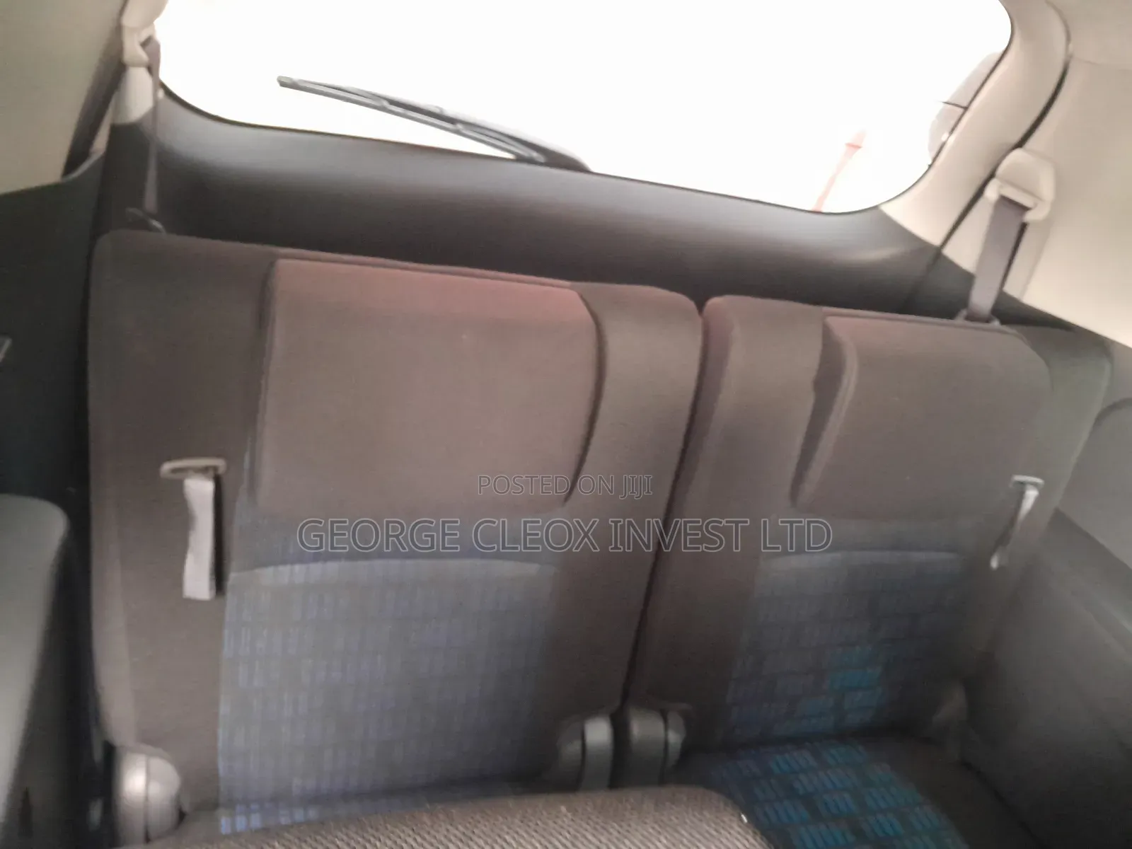 Toyota ISIS 2016 Silver