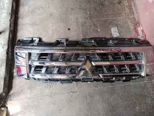 Mitsubishi Pajero Grill 2014