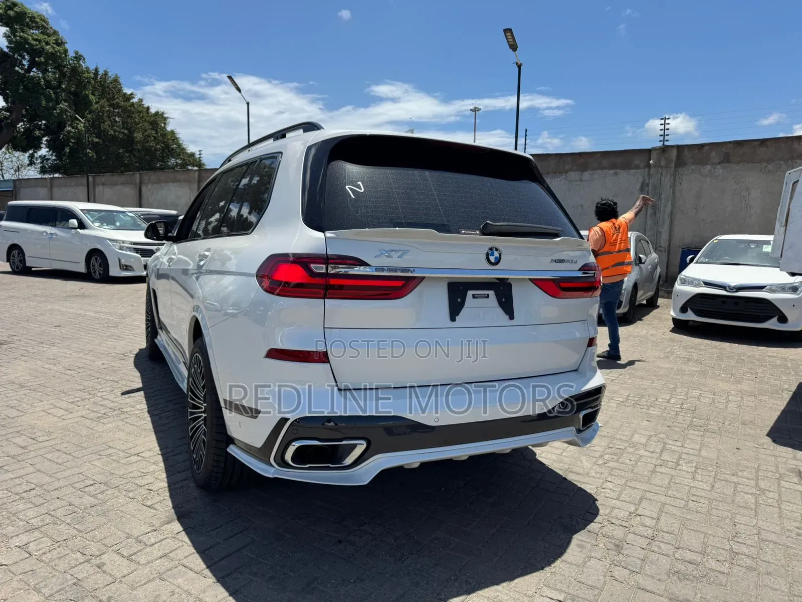 BMW X7 xDrive50i 2019 Off white