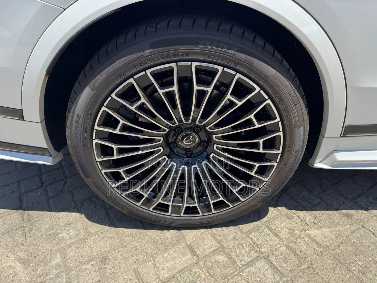 BMW X7 xDrive50i 2019 Off white