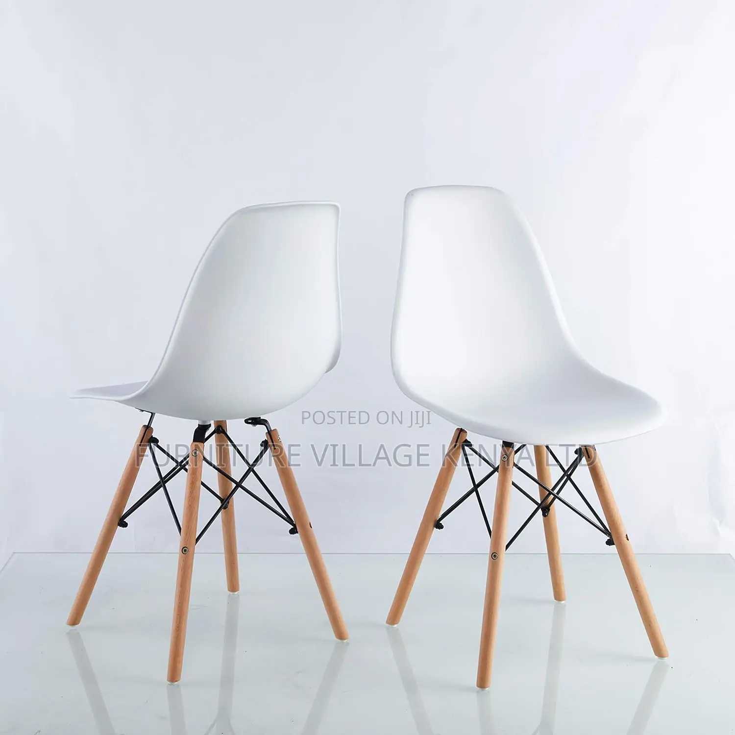 Mid-Century Dining Table for 4-6 With MDF Table Top