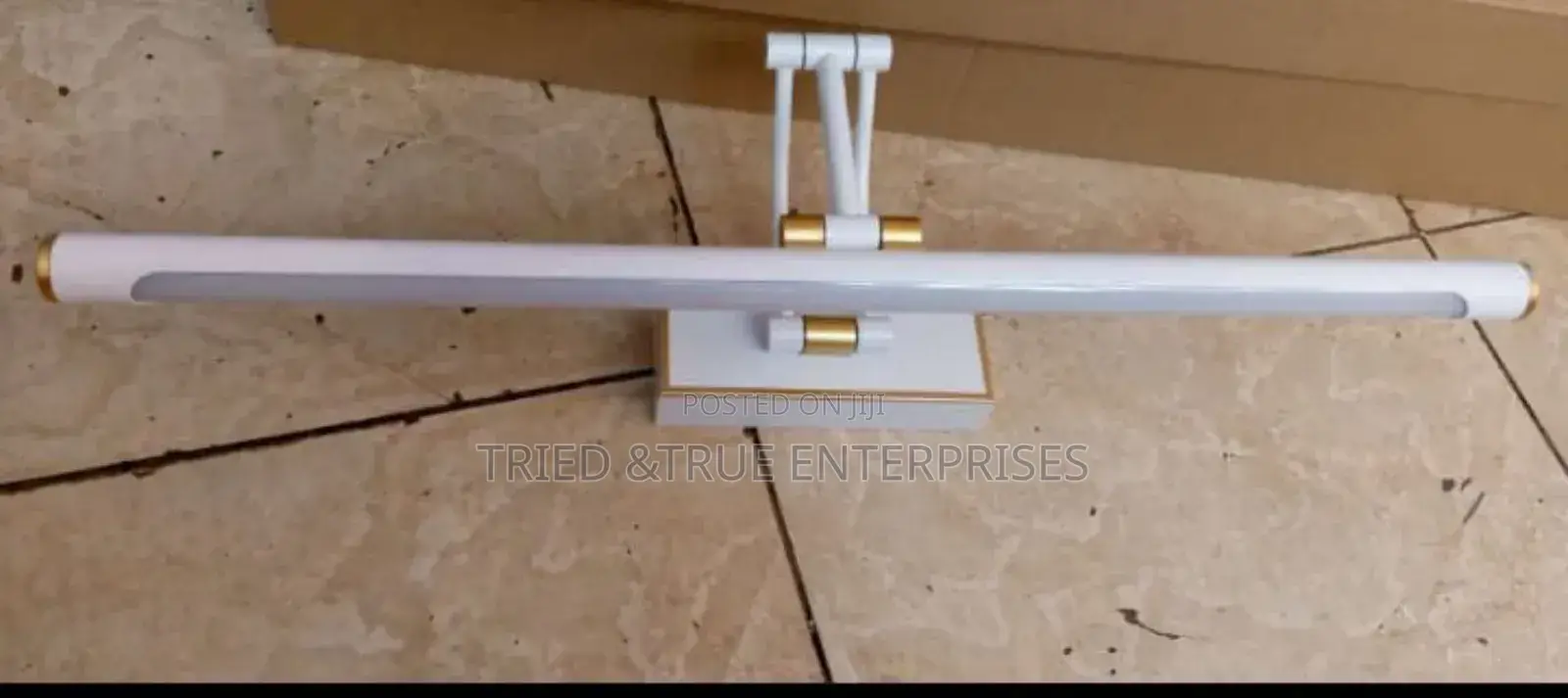 White Tricolour Mirror Light Kh9
