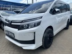 Toyota Voxy 2016 White