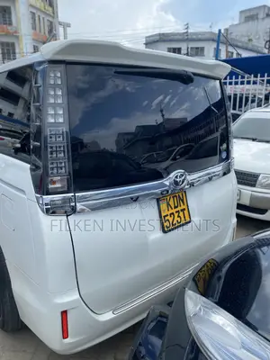 Toyota Voxy 2016 White
