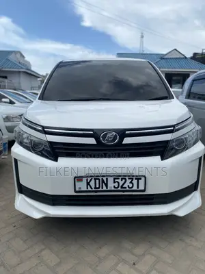 Toyota Voxy 2016 White