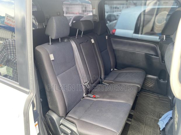 Toyota Voxy 2016 White - thumbnail 9