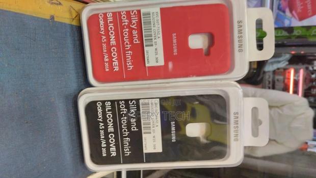 Silicone Case Samsung GALAXY A5 2018 / A8 2018 Red - thumbnail 3