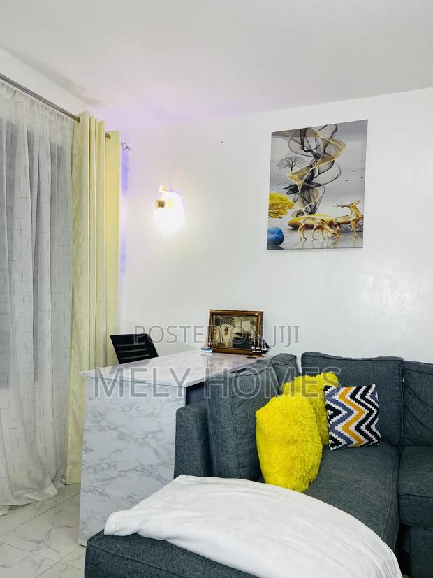 2br Eastern Bypass Membly Airbnb - thumbnail 5