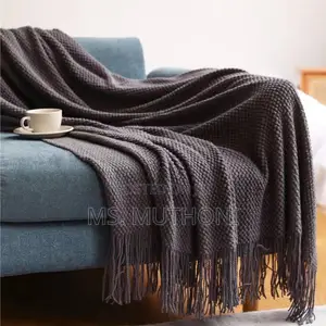 Super Soft Knitted Throw Blanket With Tassels