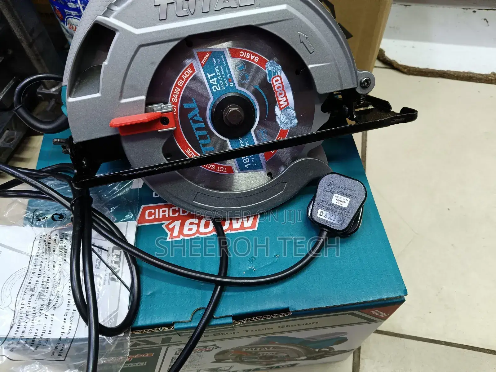1600 Watts Total Circular Saw