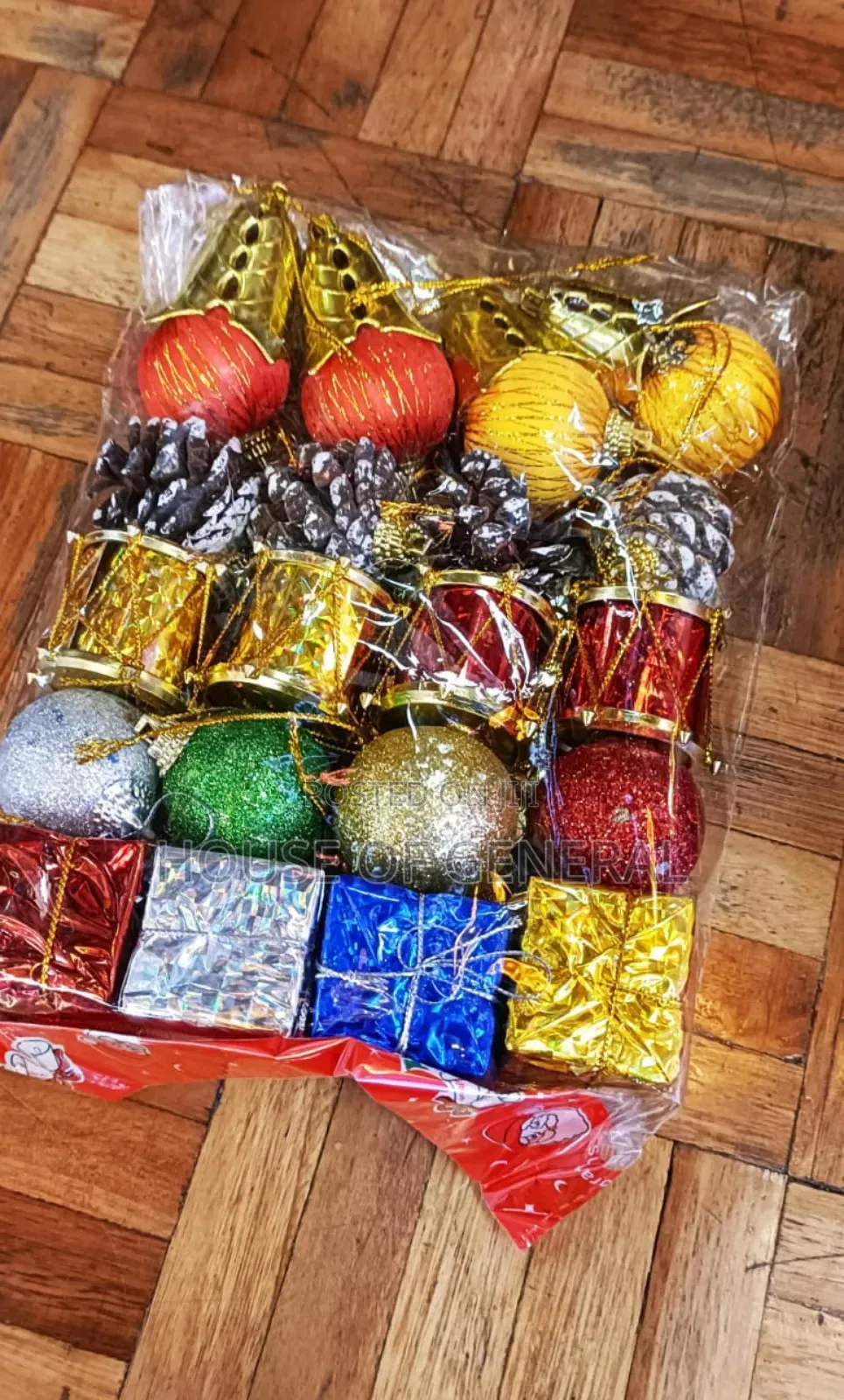 Christmas Decor
*Beautiful Mixed Christmas Decors