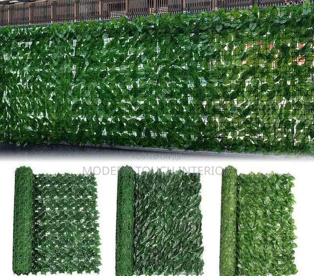 Artificial Privacy Fence for Modern Balcony Design