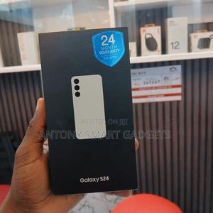 New Samsung Galaxy S24 256 GB Gray - thumbnail 2