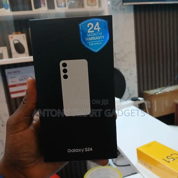 New Samsung Galaxy S24 256 GB Gray - thumbnail 3