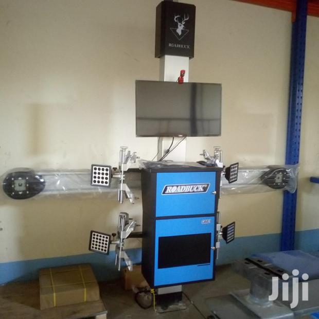 Wheel Alignment Machine - main view