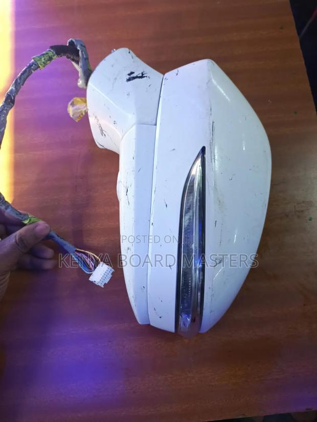 Toyota Crown 2014-2018 Side Mirrors - main view