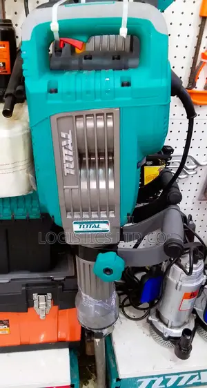 Total Demolishing Hammer