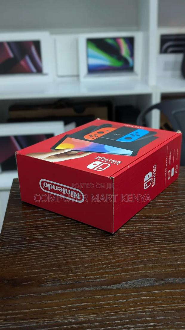Nintendo Switch OLED Model - thumbnail 2