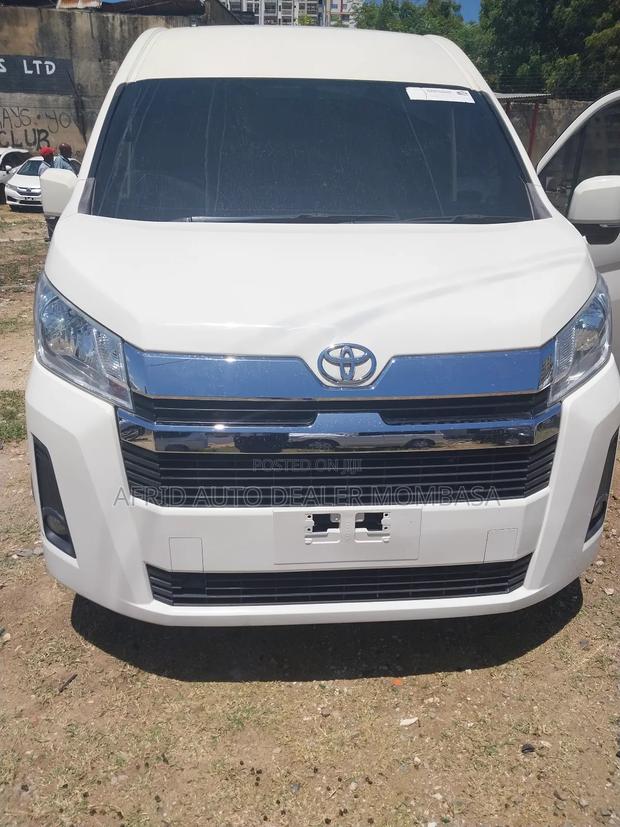 Toyota Grand HiAce 2019 White