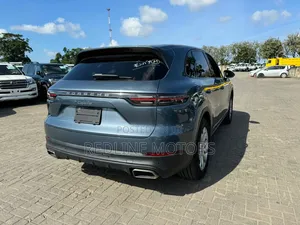 Porsche Cayenne S AWD 2019 Blue