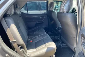 Toyota Fortuner 2018 Silver