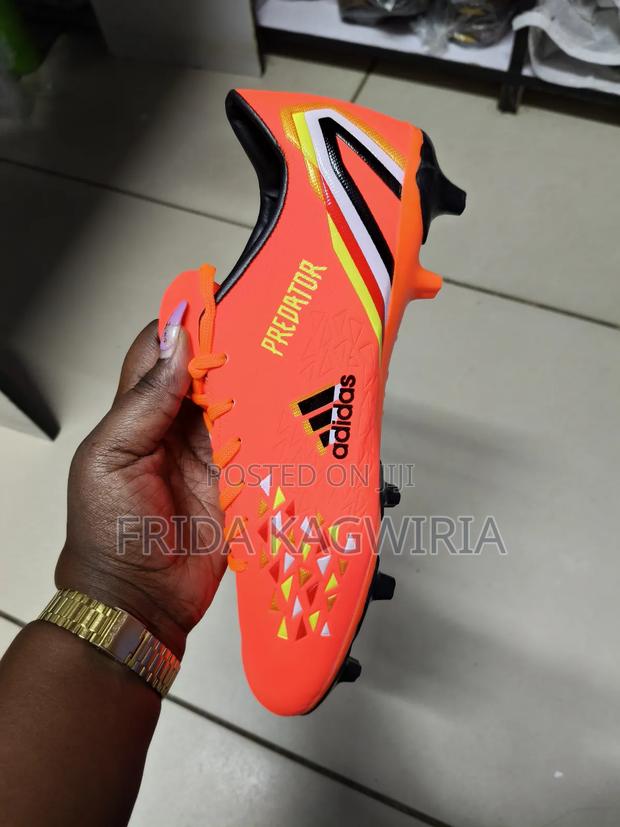 Adidas Predator Soccer Boots Size 42 - thumbnail 2