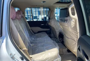 Toyota Land Cruiser Prado 2022 White
