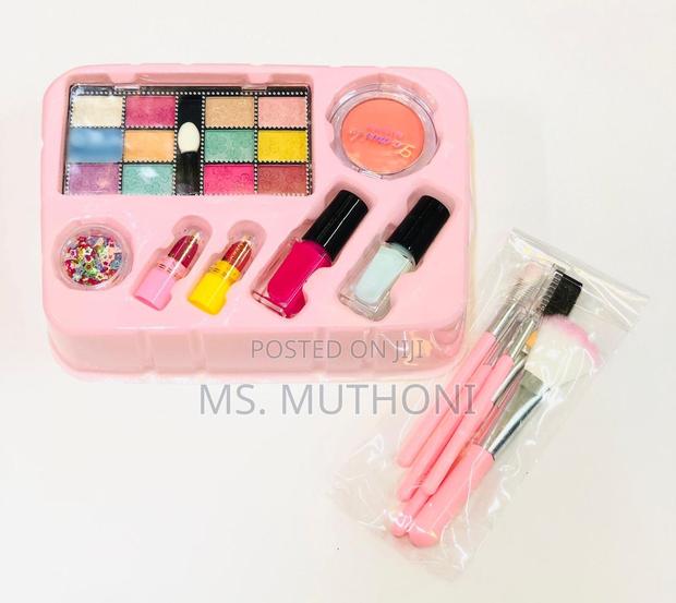 Kids Non _Allergic Make Up Kit - thumbnail 5