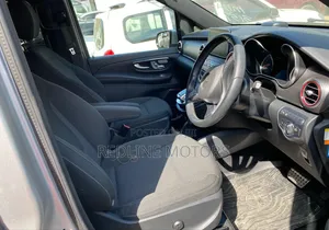 Mercedes-Benz Vaneo 2017 Silver