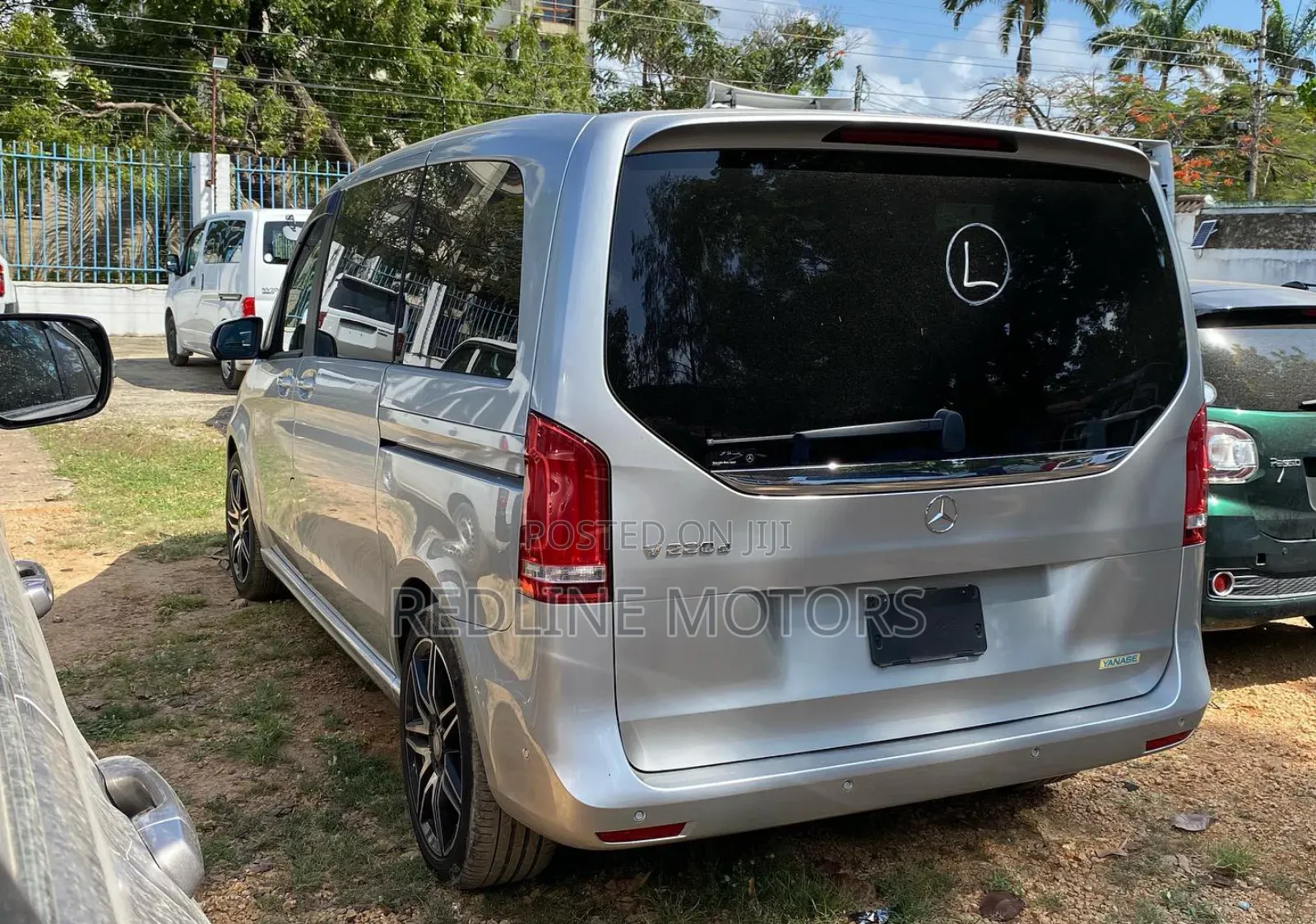 Mercedes-Benz Vaneo 2017 Silver