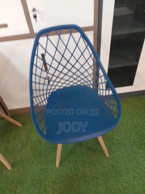 Elite Eames Chair/Seat - main view