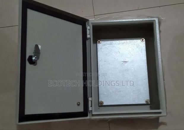 Outdoor Enclosure Size 500 by 400 by 250 Hv5t