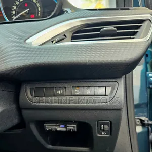 Peugeot 2008 1.2 PureTech (110 Hp) 2018 Blue