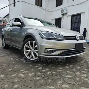 Volkswagen Golf 2017 Brown