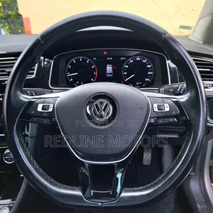Volkswagen Golf 2017 Brown