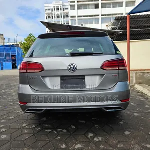 Volkswagen Golf 2017 Brown