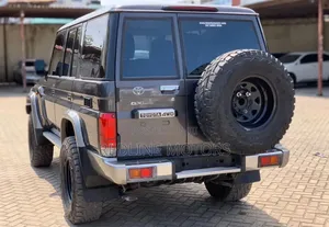 Toyota Land Cruiser 2017 Black