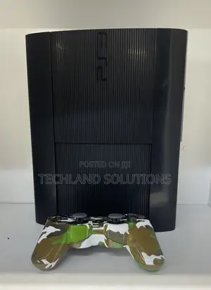 Sony Ps3 + ,Camouflage Pad , 15 Games