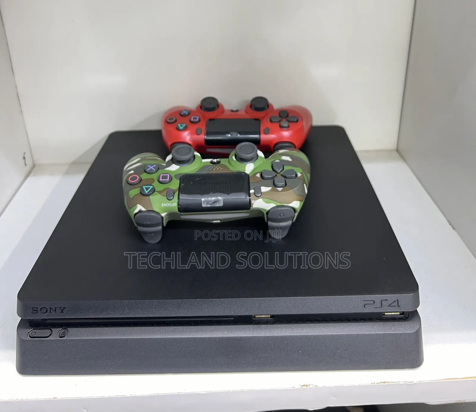 Chipped Ps4 Slim Console (Matte Black) With 2 Pads