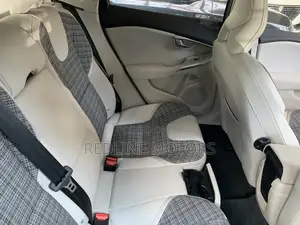 Volvo V40 2017 Teal