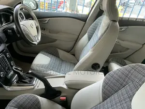 Volvo V40 2017 Teal