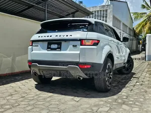 Land Rover Range Rover Evoque HSE Dynamic 4x4 5-Door 2017 Off white