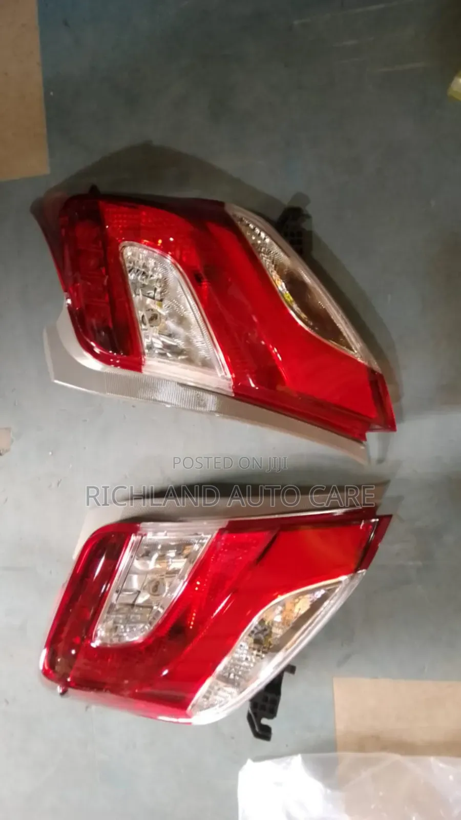 Vitz 2015 TAILLIGHTS