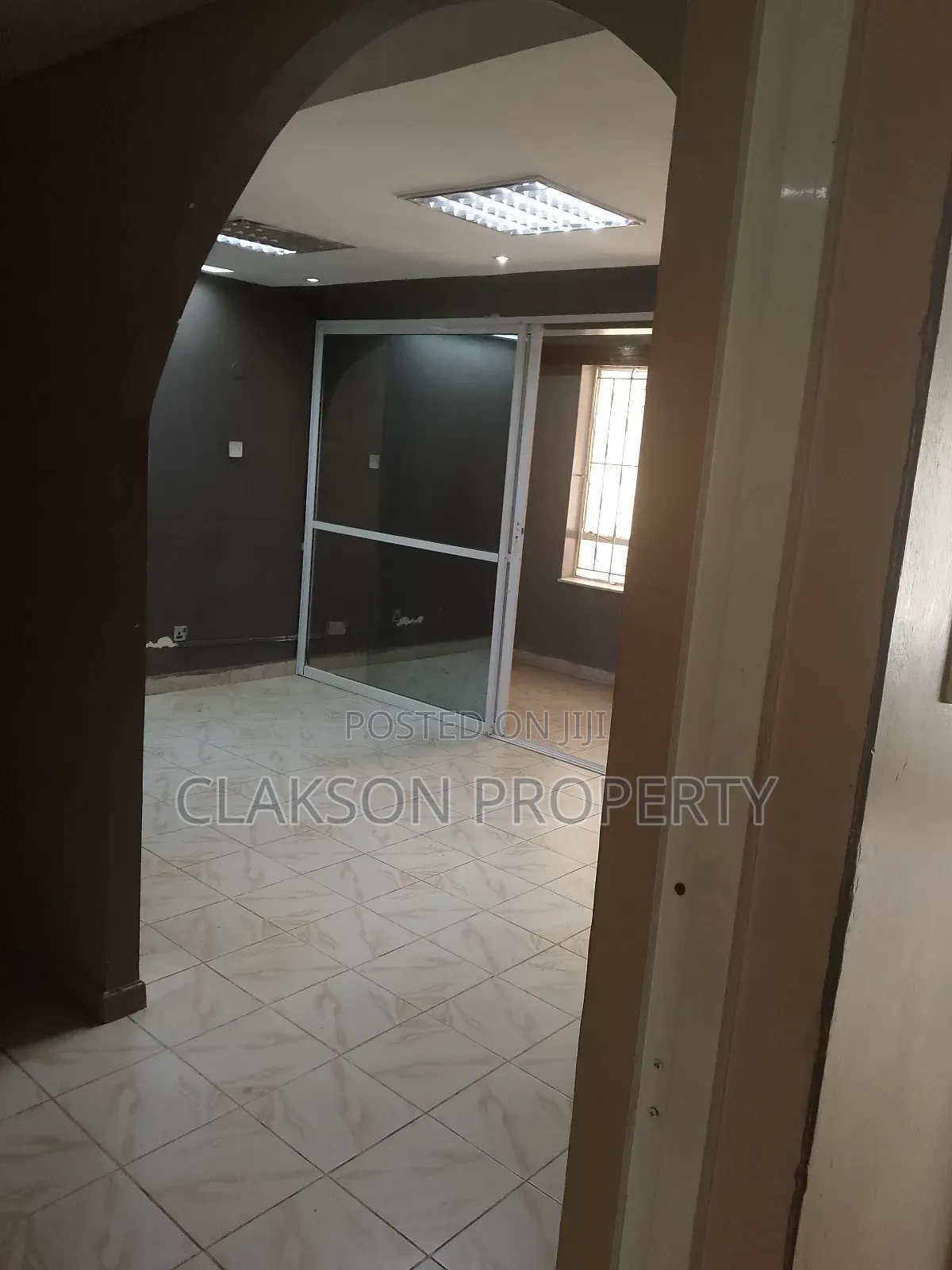 7bedroom Commercial to Let in Kilimani