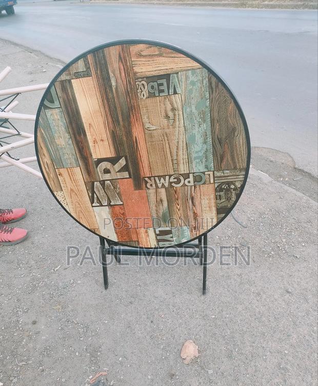 Decent Round Foldable Table - main view