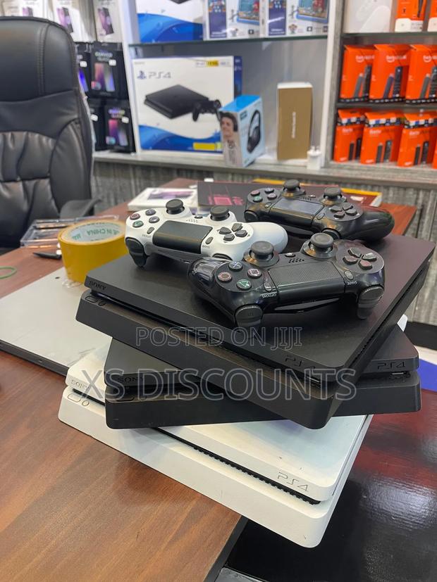 Pre Owned Playstation 4 Slim With 1 Controller - main view